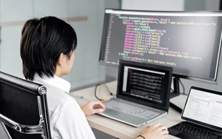 孝义 api php源码,下载的php源码怎么运行呢？